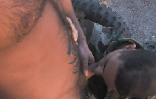 pipe entre militaire
